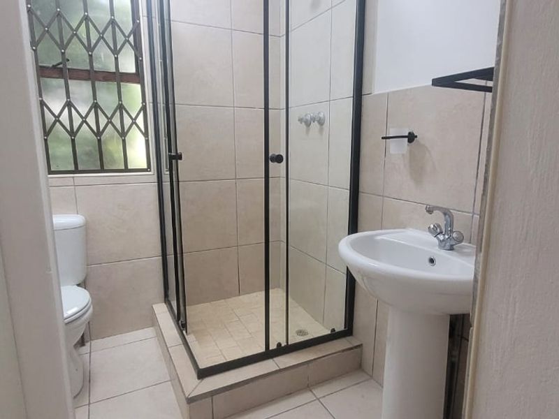 DIRECT ACCESS O AMANZIMTOTI MAIN BEACH - Photo 9