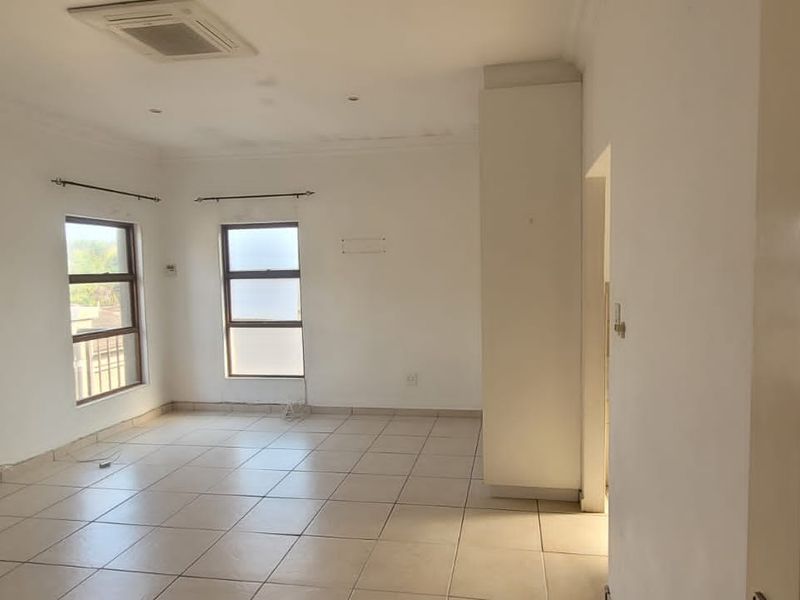 DIRECT ACCESS O AMANZIMTOTI MAIN BEACH - Photo 6