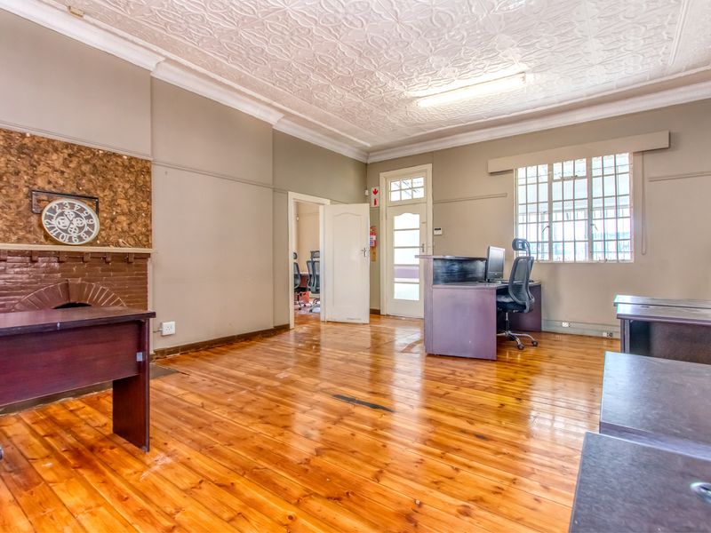 🚨 PRIME OFFICE / HOME IN DELAREY – THIS WILL GO FAST 🚨 - Photo 8