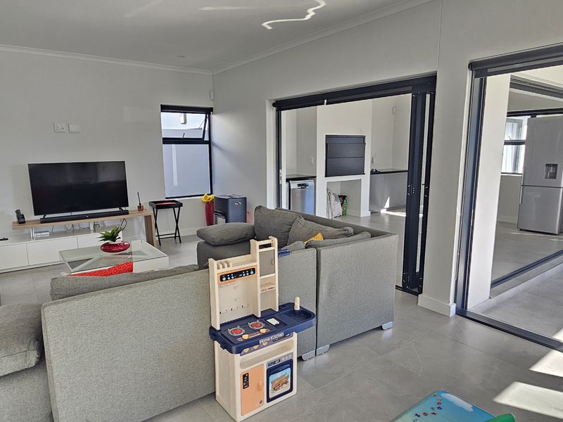 House For Sale In Blouberg - Photo 10