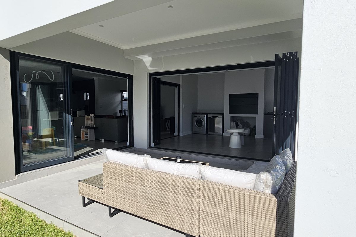 House For Sale In Blouberg - Photo 2
