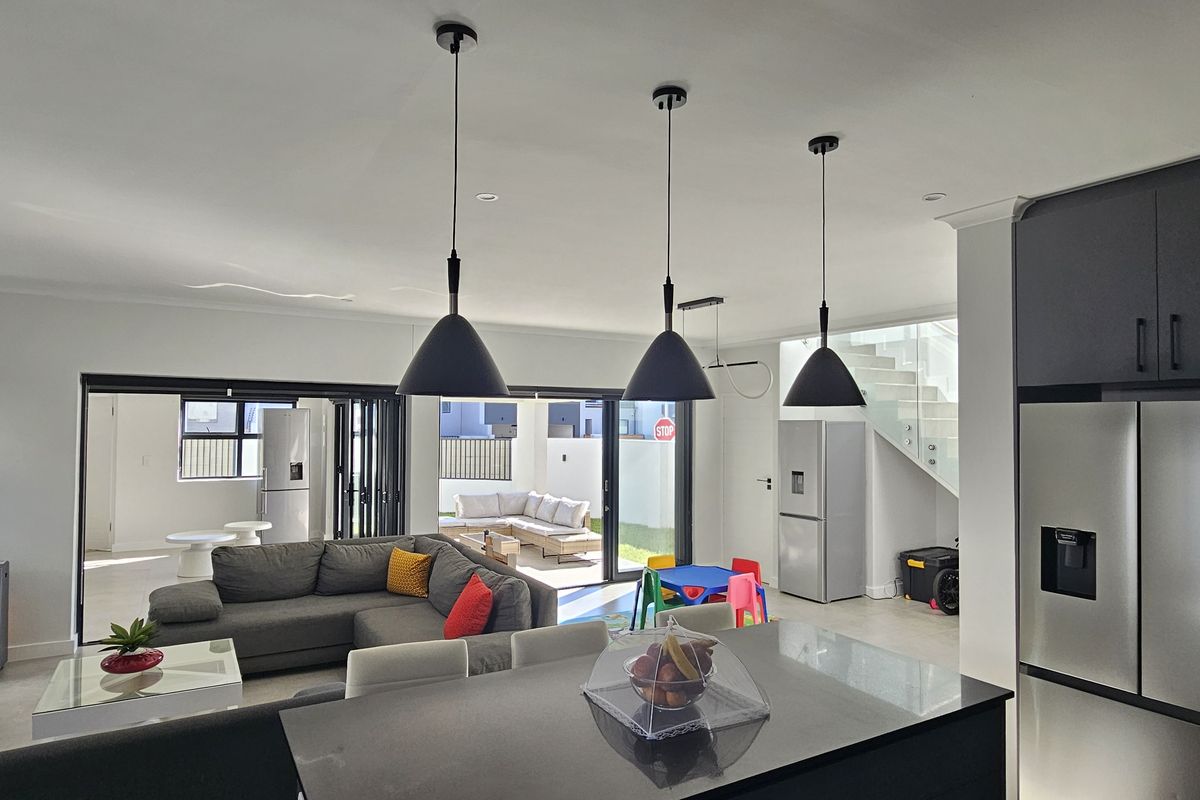 House For Sale In Blouberg - Photo 3
