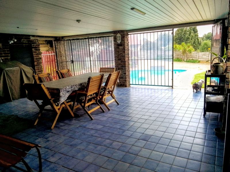 Immaculate 3 Bedroom house now available! - Photo 3