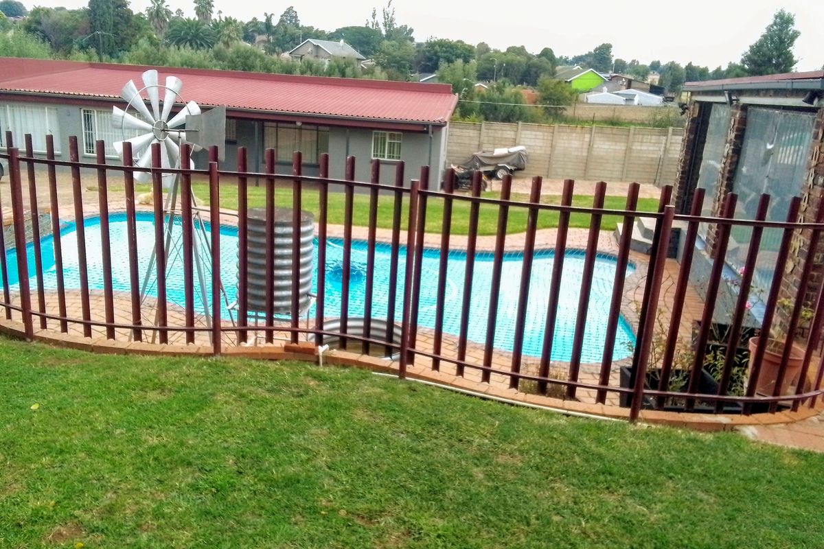 Immaculate 3 Bedroom house now available! - Photo 2