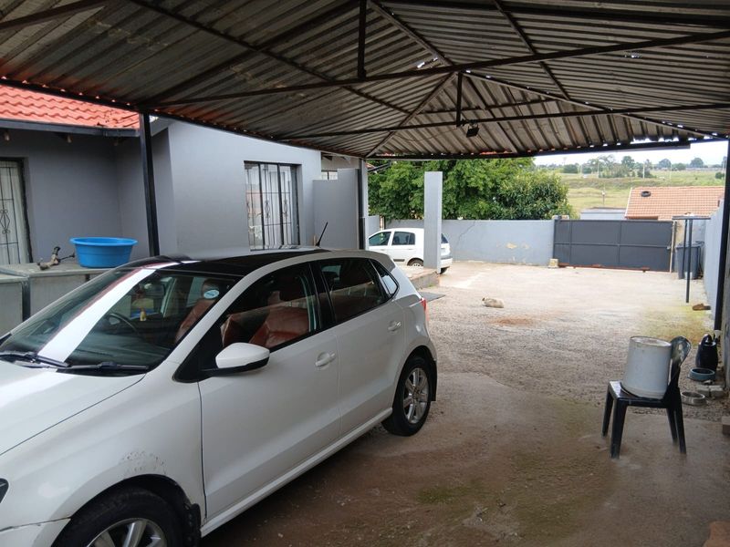 THREE BEDROOM FAMILY HOME FOR SALE IN KAGISO-RIVERSIDE - Photo 10