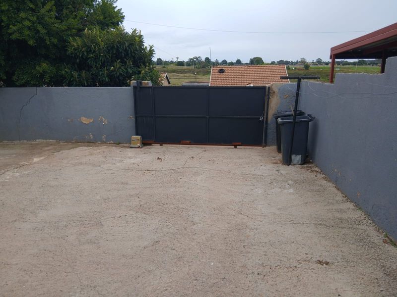 THREE BEDROOM FAMILY HOME FOR SALE IN KAGISO-RIVERSIDE - Photo 7