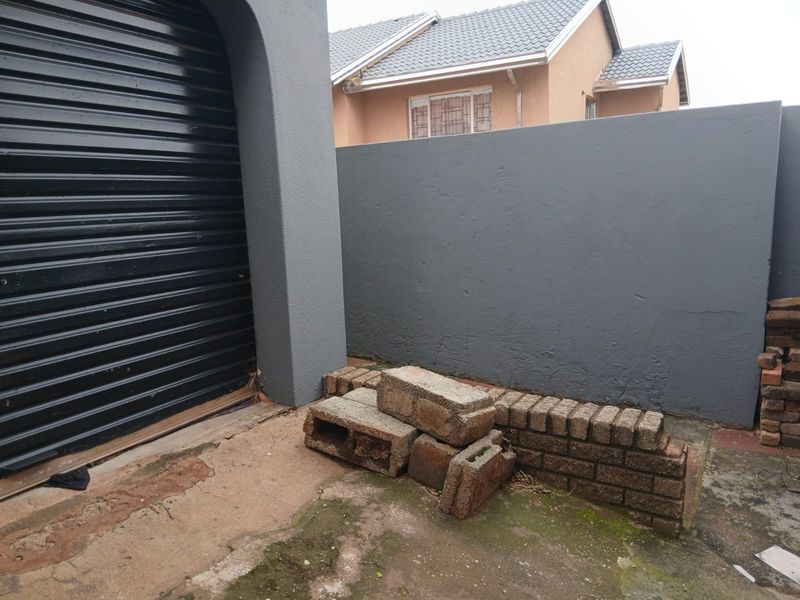 THREE BEDROOM FAMILY HOME FOR SALE IN KAGISO-RIVERSIDE - Photo 6