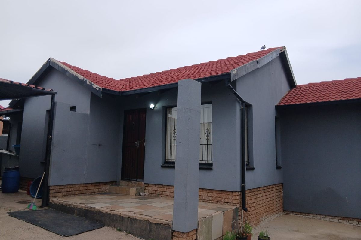THREE BEDROOM FAMILY HOME FOR SALE IN KAGISO-RIVERSIDE - Photo 3