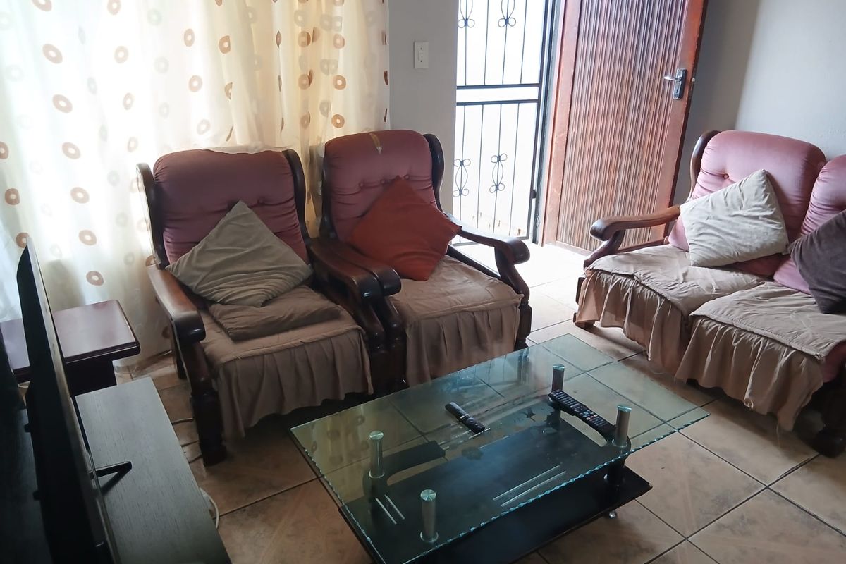 THREE BEDROOM FAMILY HOME FOR SALE IN KAGISO-RIVERSIDE - Photo 5