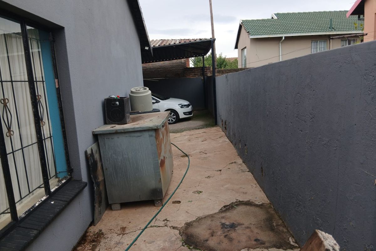 THREE BEDROOM FAMILY HOME FOR SALE IN KAGISO-RIVERSIDE - Photo 4