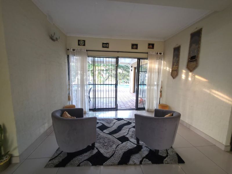 CASTLE HOME - Photo 10