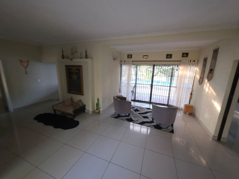 CASTLE HOME - Photo 9