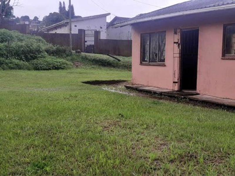 House For Sale In Amanzimtoti - Photo 2