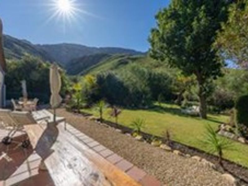 5-Bedroom Sanctuary in Greyton - Photo 8