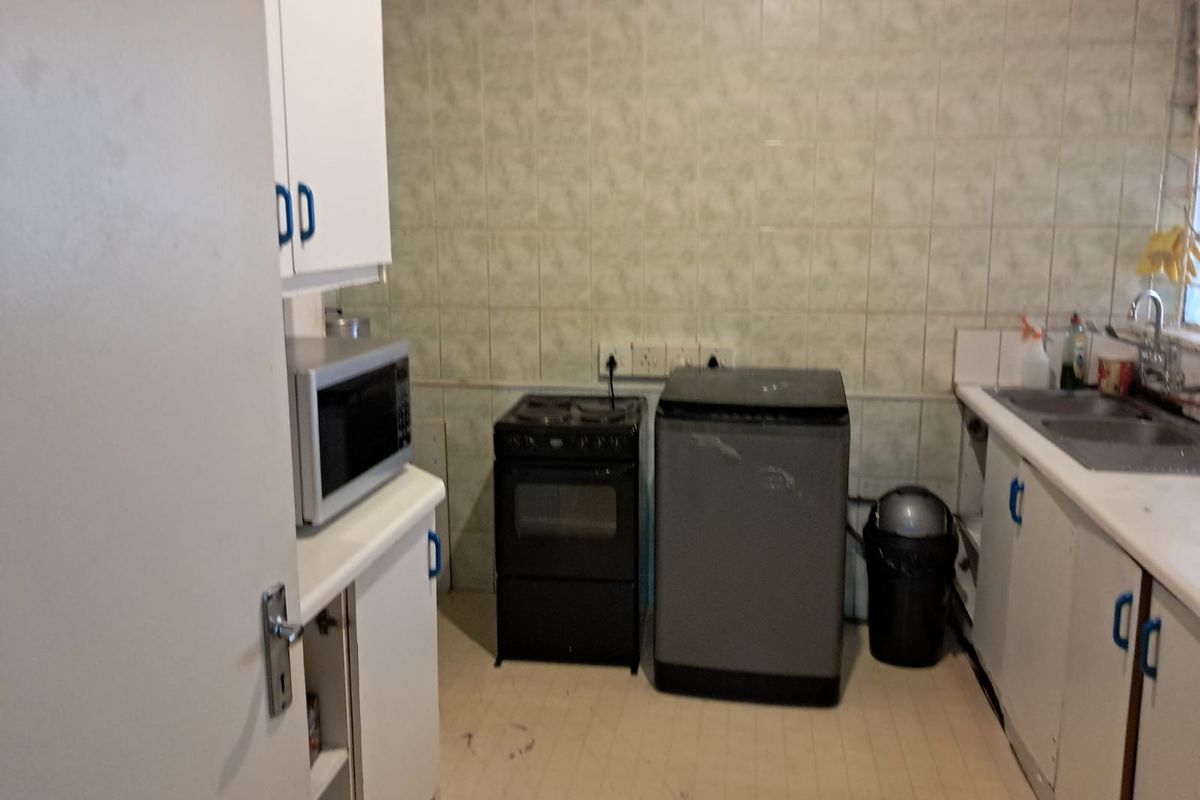 2 Bedroom Flat in Krugersdorp Central - Photo 2
