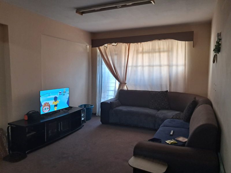 2 Bedroom Flat in Krugersdorp Central - Photo 4