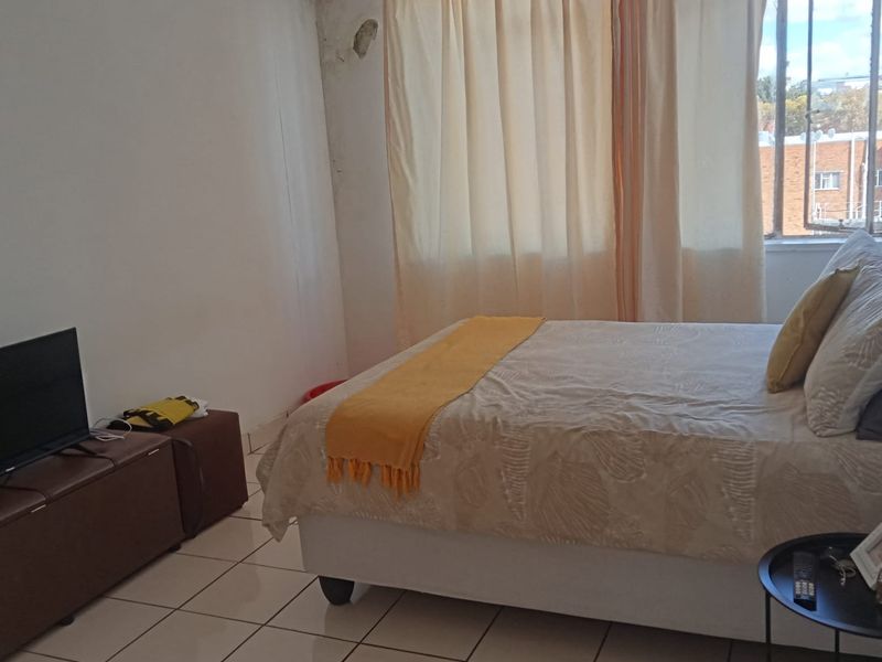 2 Bedroom Apartment for Sale - Photo 6