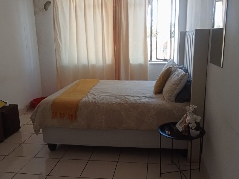 2 Bedroom Apartment for Sale - Photo 5