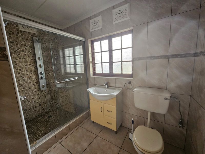 DECEASED ESTATE. HUGE DUPLEX FOR SALE - Photo 10