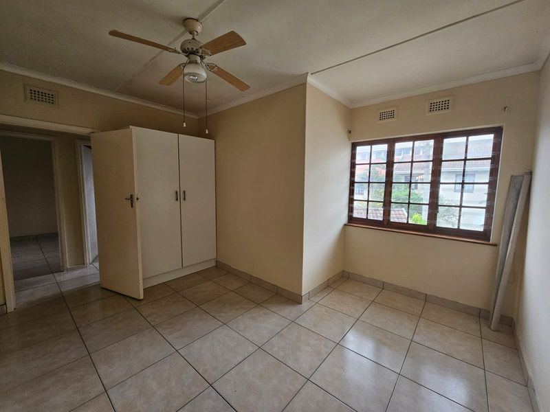 DECEASED ESTATE. HUGE DUPLEX FOR SALE - Photo 8