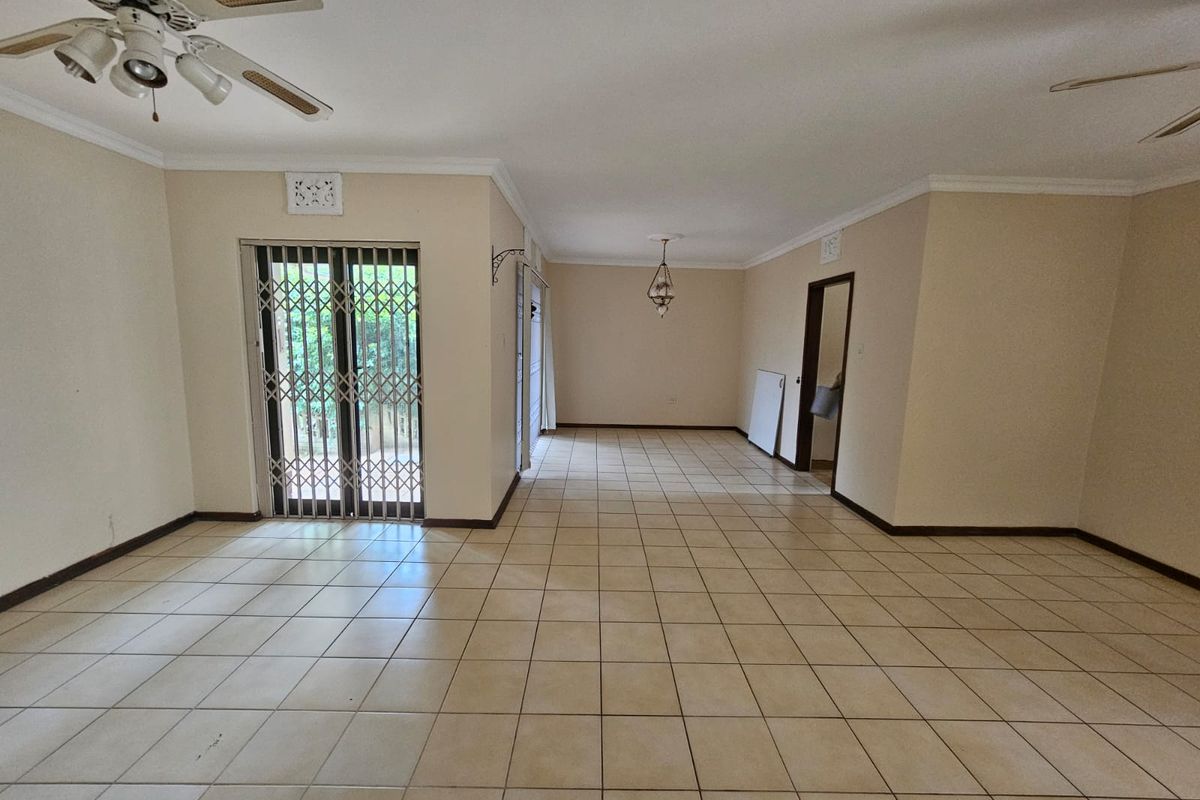 DECEASED ESTATE. HUGE DUPLEX FOR SALE - Photo 4