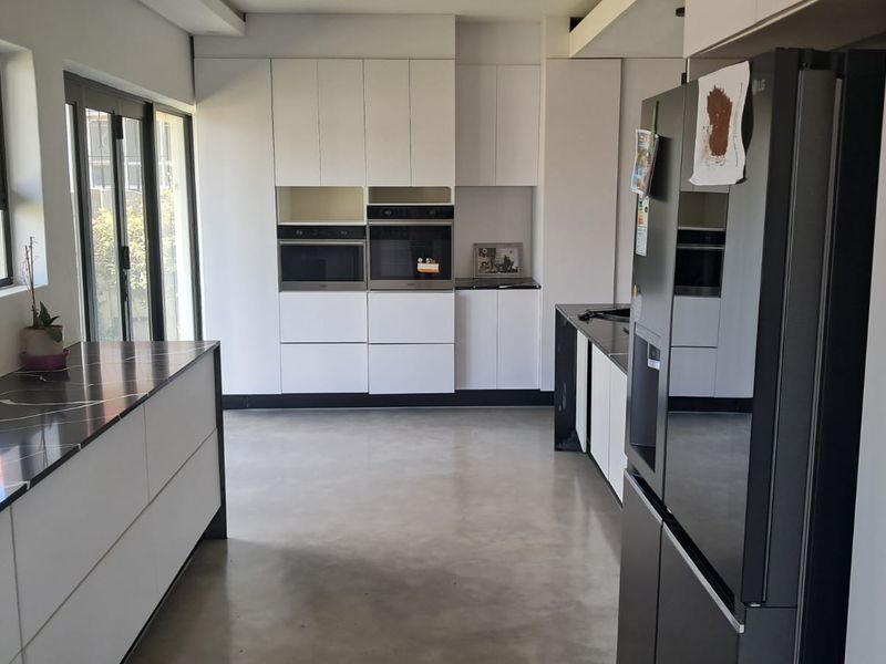 Neat Modern spacious 4 bedroom house to rent in Horison View - Photo 9