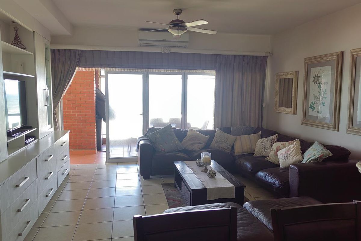 Margate Beachfront high-end holiday investment unit sold furnished - Photo 5