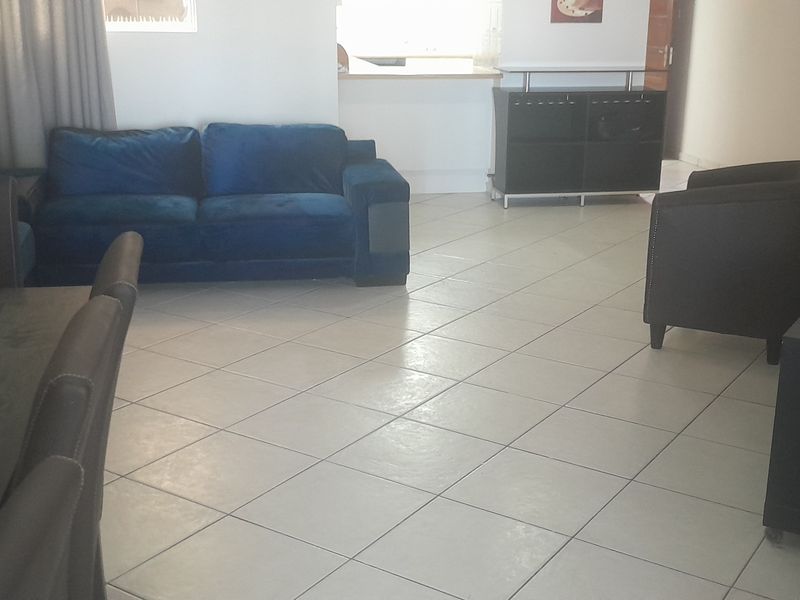 Newly  Renovated unit - Photo 6