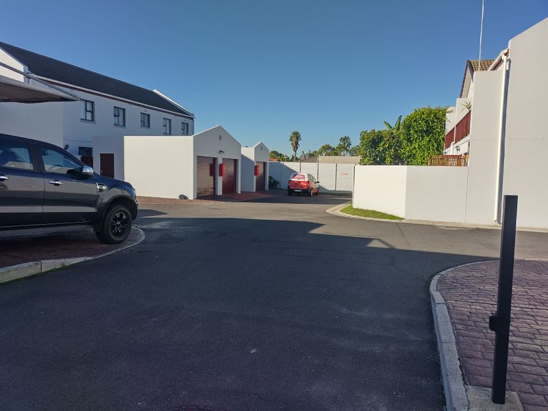 Townhouse For Sale In Blouberg - Photo 5