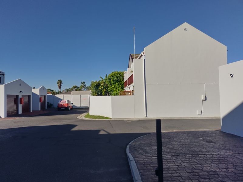 Townhouse For Sale In Blouberg - Photo 6