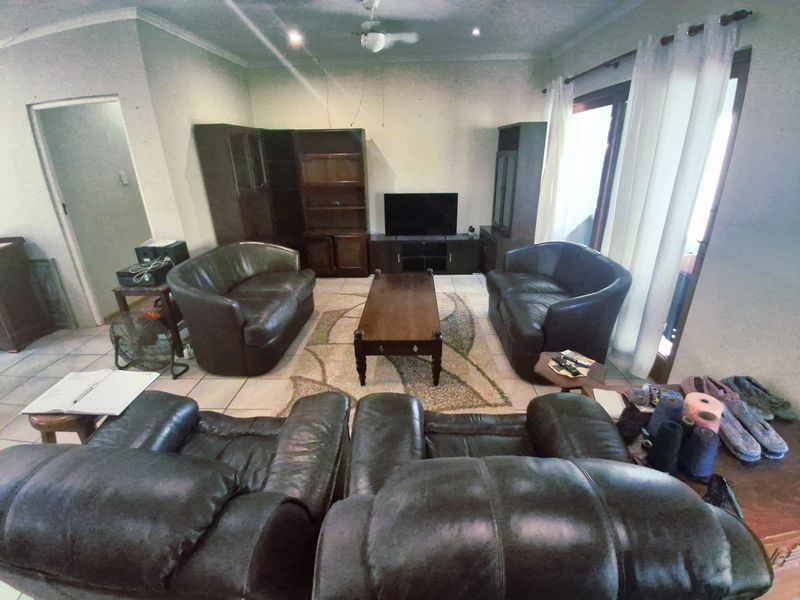 Family Coastal Home with Solar - Photo 9