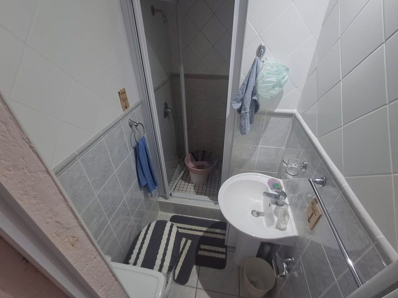 Beautiful 2 BedroomTownhoue - Photo 10