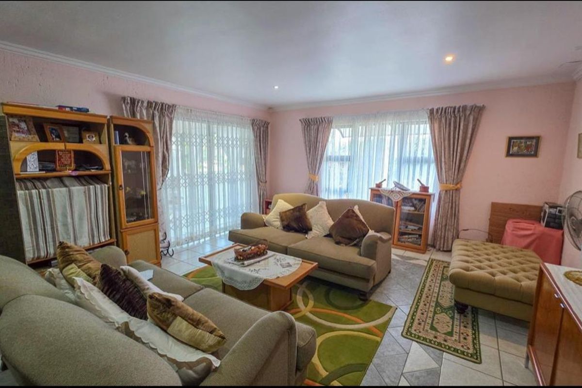 Beautiful 2 BedroomTownhoue - Photo 4