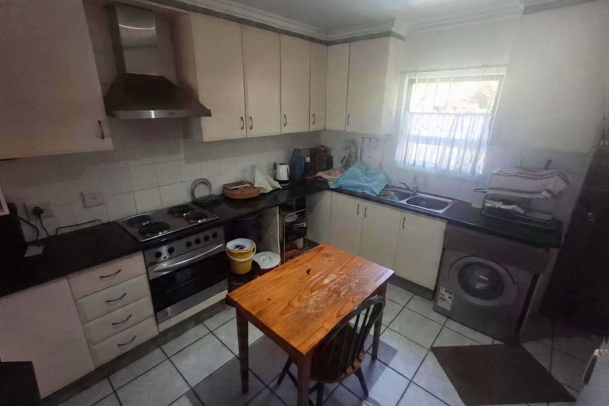 Beautiful 2 BedroomTownhoue - Photo 2