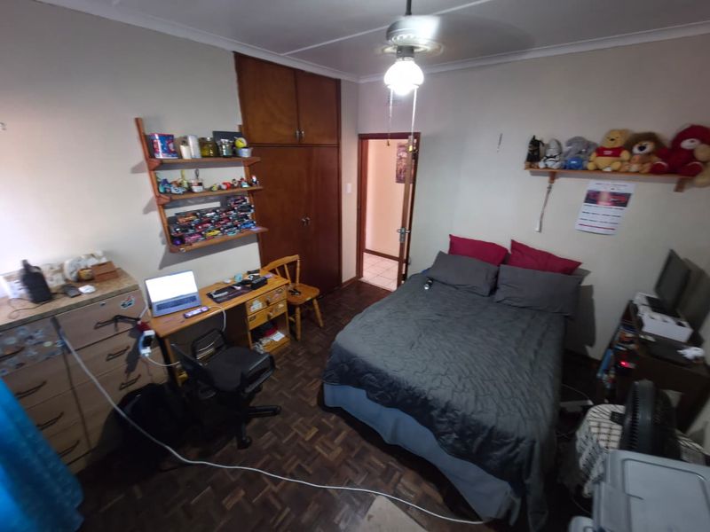 ATHLONE PARK FAMILY HOME - Photo 8