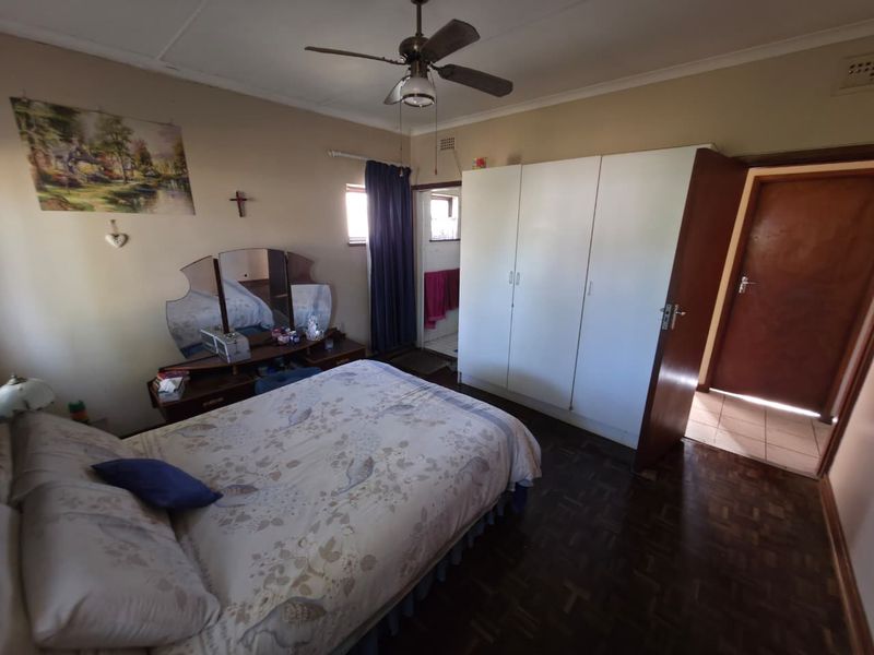 ATHLONE PARK FAMILY HOME - Photo 7