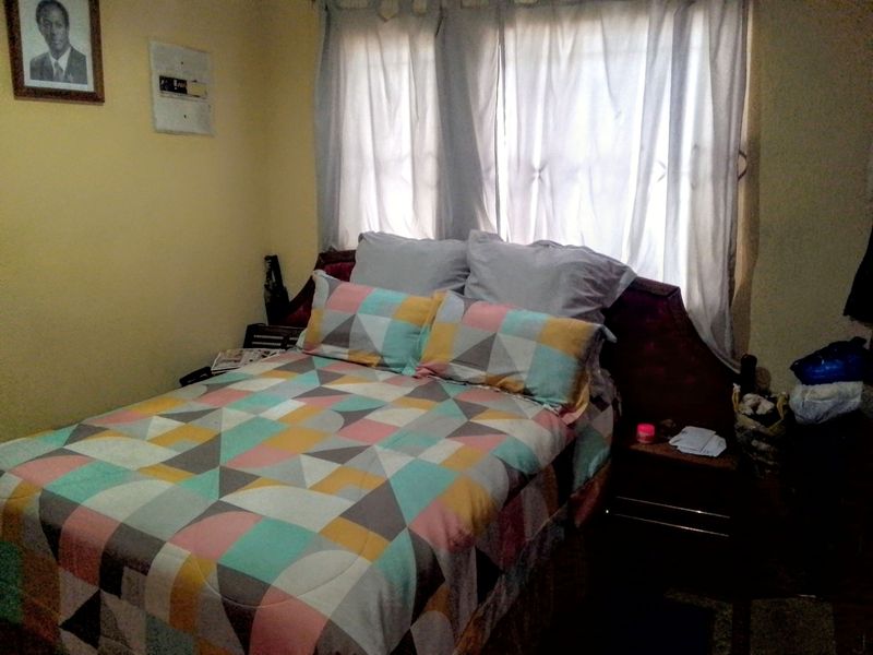 Charming 2-Bedroom Home with Spacious Yard ! - Photo 8