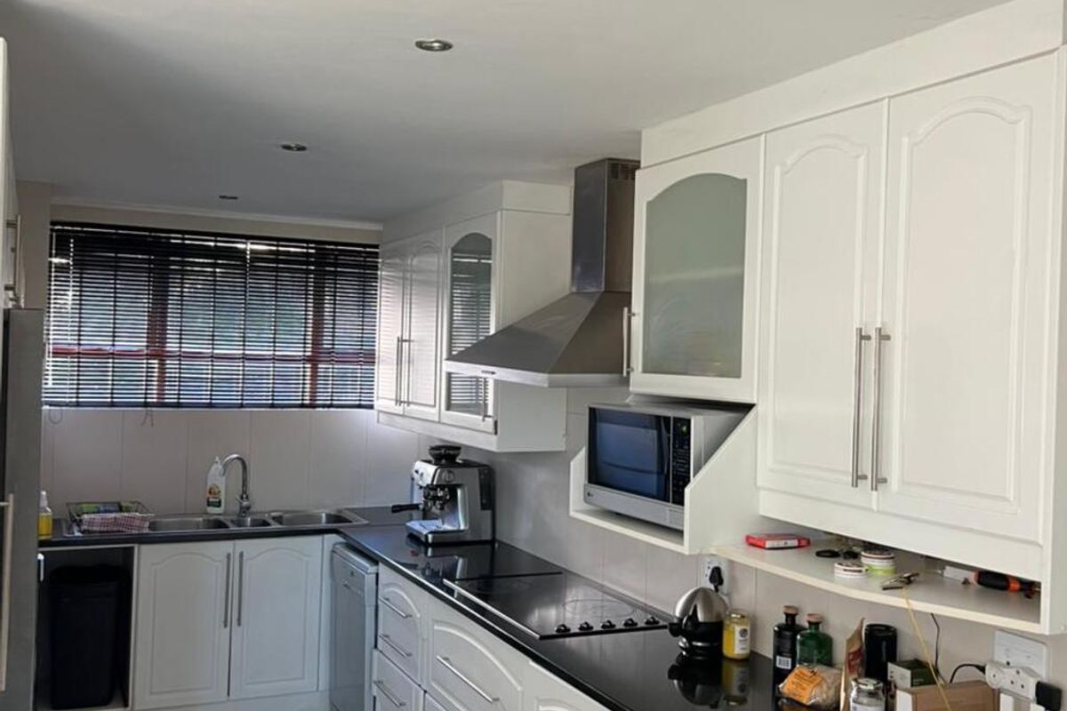 Two Bedroom Flat - Photo 5