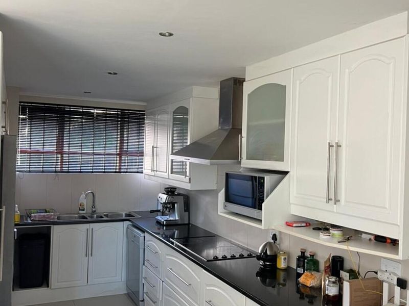 Two Bedroom Flat - Photo 5