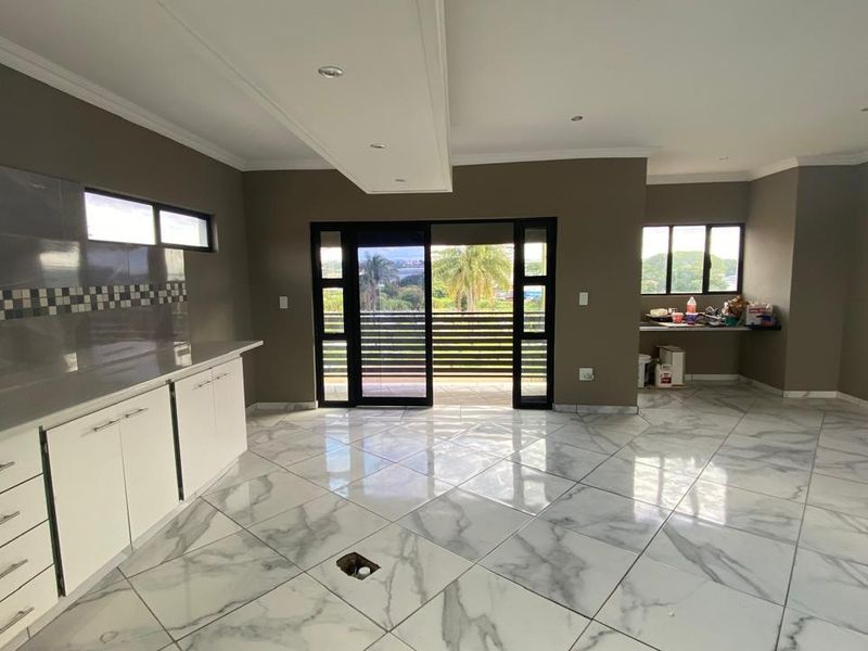 Renovated, neat and spacious 1-bedroom flat to let in Phoenix - Photo 2