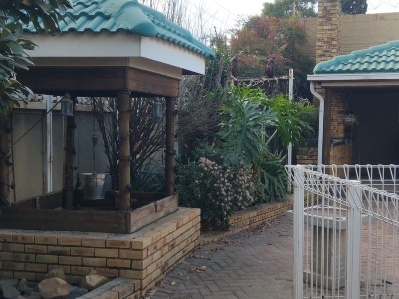 SIX BEDROOM DELIGHT HOME FOR SALE IN LEWISHAM. - Photo 8