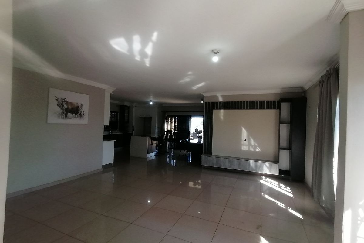 modern living - room to grow - Photo 4