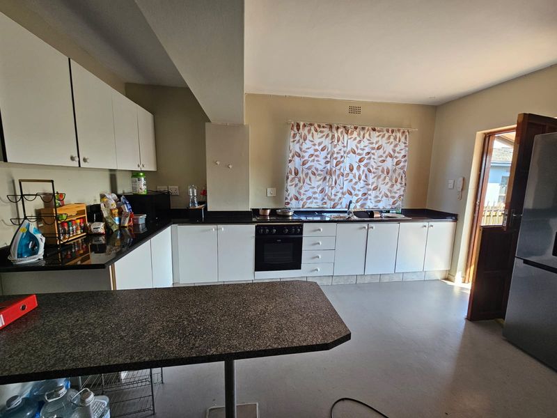 RARE FACEBRICK DOUBLE-STOREY INCOME GENERATOR IN AMANZIMTOTI - Photo 10