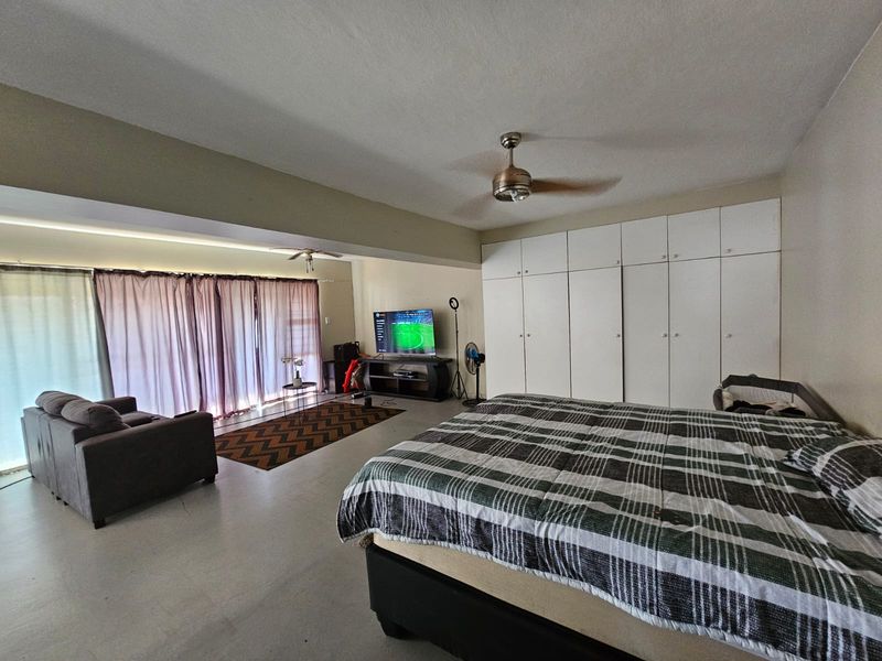 RARE FACEBRICK DOUBLE-STOREY INCOME GENERATOR IN AMANZIMTOTI - Photo 5
