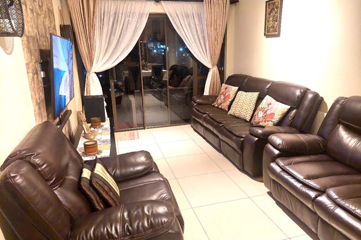 Close to the Beach Apartment in a Secure Complex in Winkelspruit - Photo 4