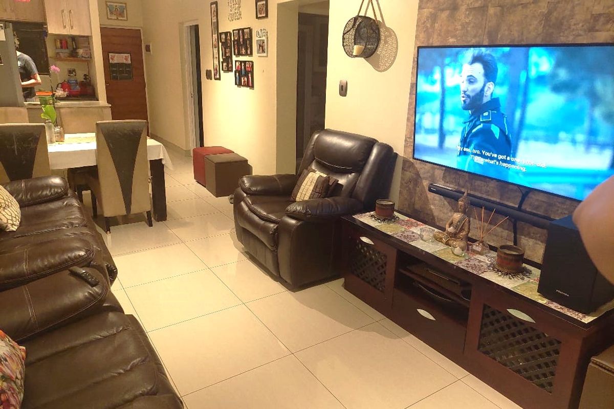 Close to the Beach Apartment in a Secure Complex in Winkelspruit - Photo 5