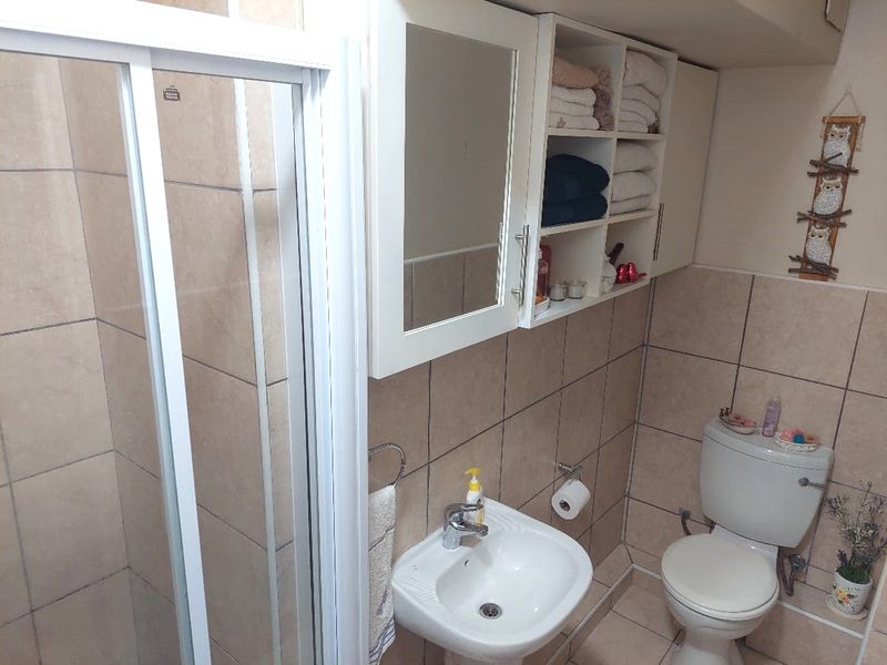 Close to the Beach Apartment in a Secure Complex in Winkelspruit - Photo 9