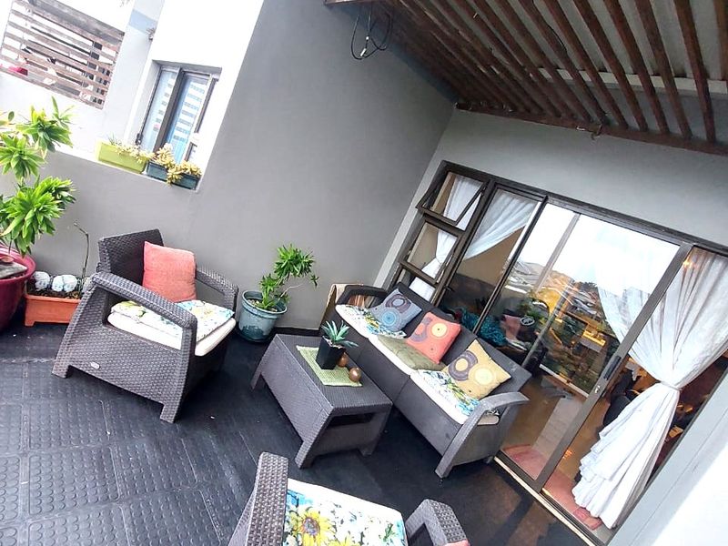 Close to the Beach Apartment in a Secure Complex in Winkelspruit - Photo 10