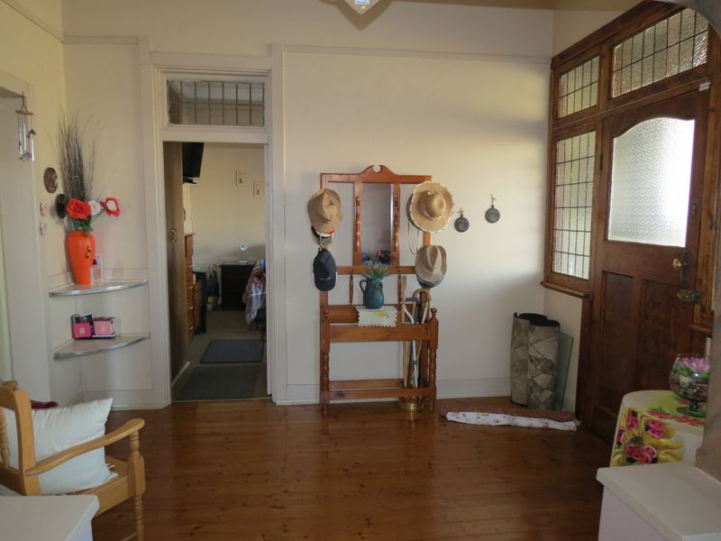 Charming 3-Bedroom Family Home with Flatlet, Pool & Excellent Security - Photo 10