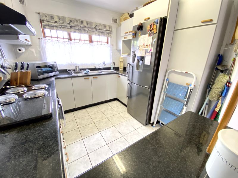 Modern Immaculate Simplex - Photo 6